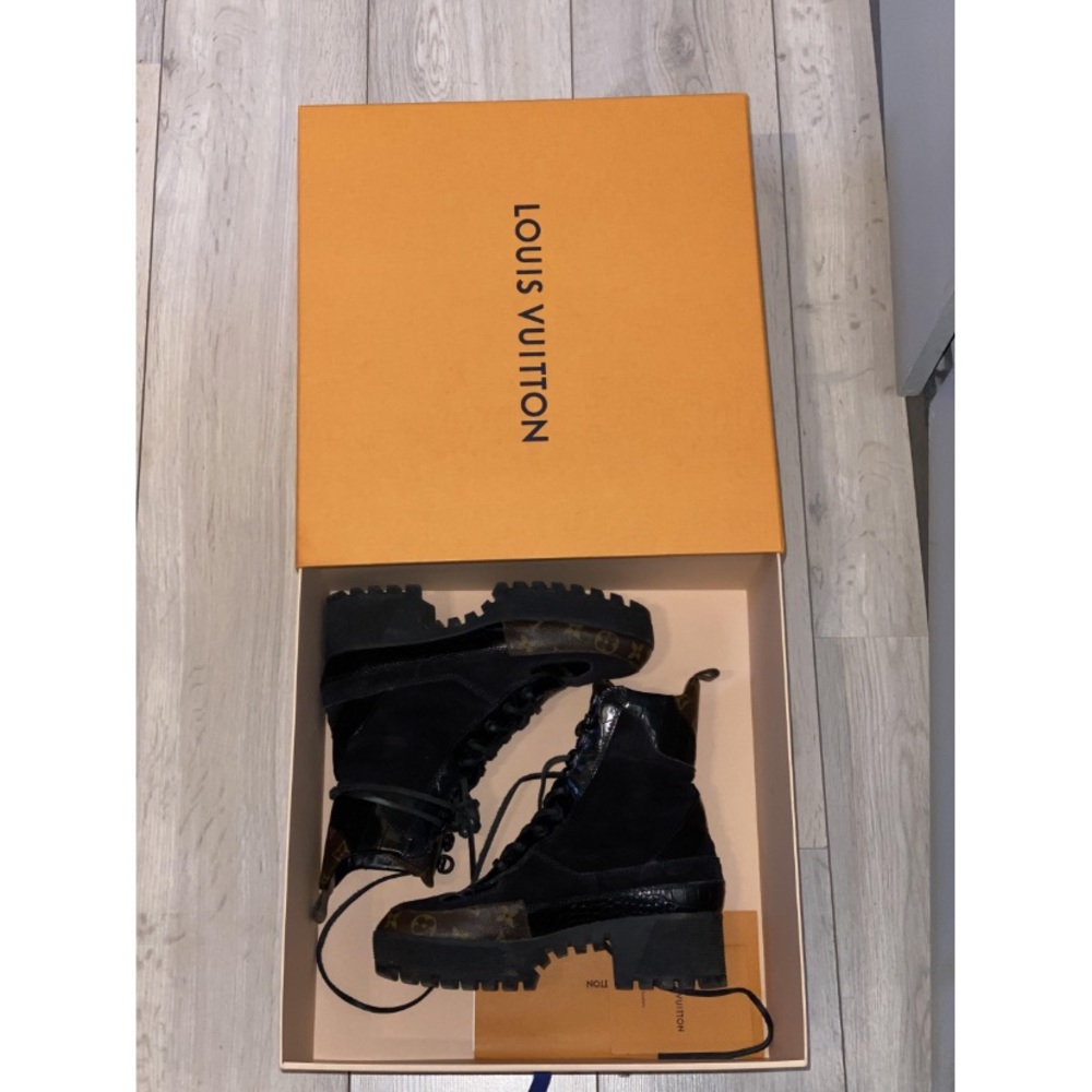 Louis vitton  laureate desert boots
